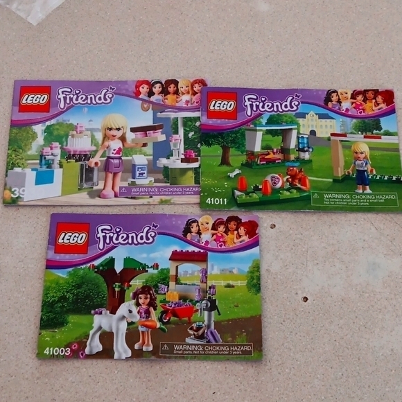 Friends Beauty of Building Case and Legos - Picture 6 of 13